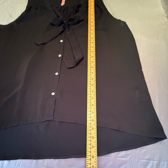 Eight Sixty Black Sleeveless Button Front Blouse with tie neck Size 2X - Picture 5 of 10